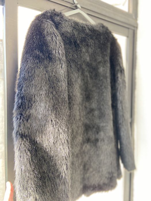 Casaco de pelo preto elegante