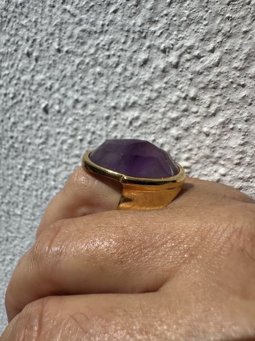 Anel em prata dourada com ametista