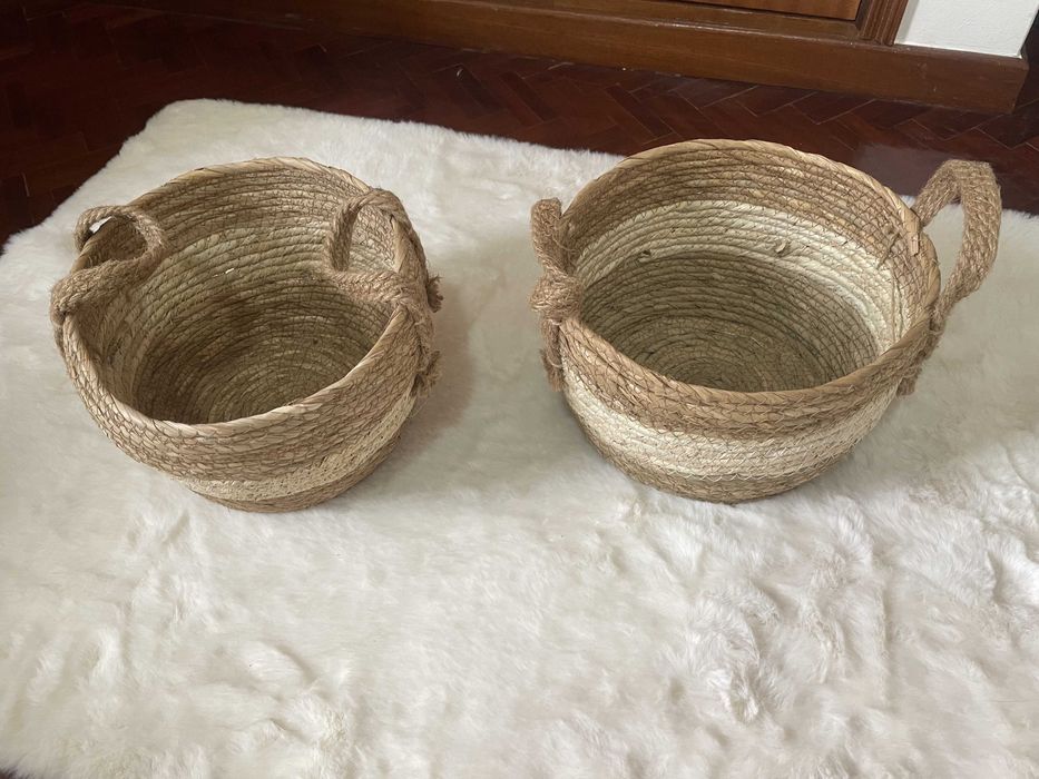 2 Cestos decorativos com asas 15€