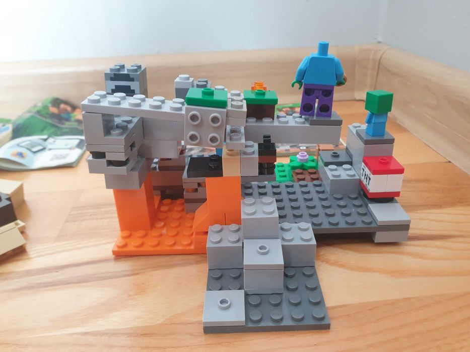 2 Zestawy Lego Minecraft 21148 i 21141