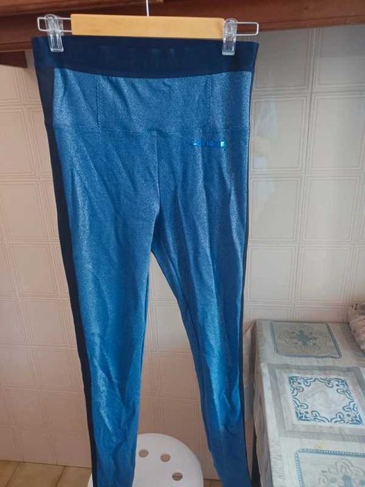 Leggings esportivas marca "c-clique"