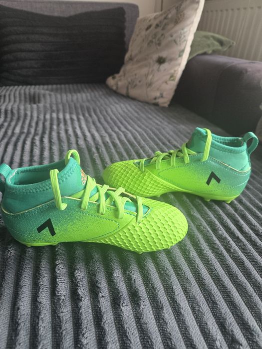 korki piłkarskie chłopięce Adidas rozm. 30