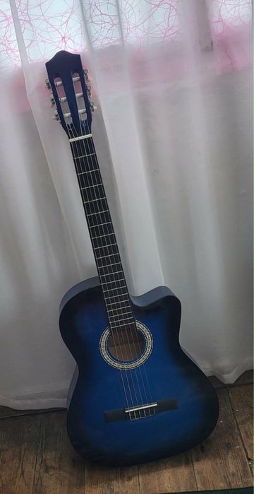 Гітара Almira з чохлом