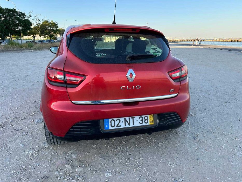 Renault Clio IV 1.5 dCi de 90 cv, de 2013, com 168.176 km