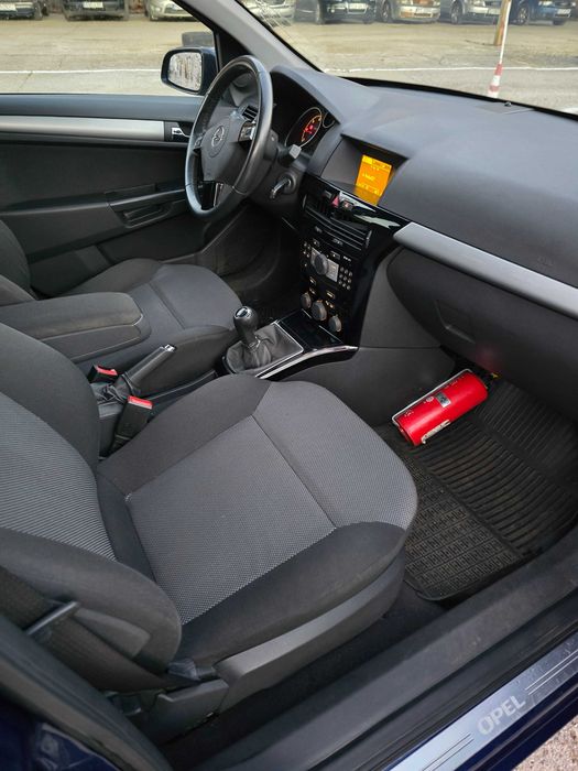 Opel astra h 1.7diesel 2010r. //b.dobry stan