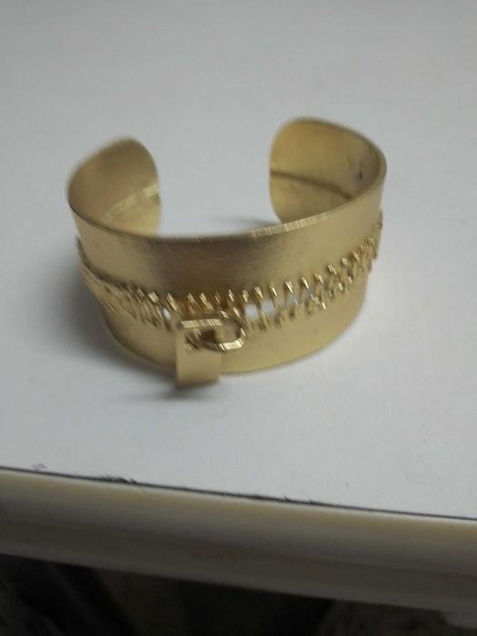 Pulseira larga dourada