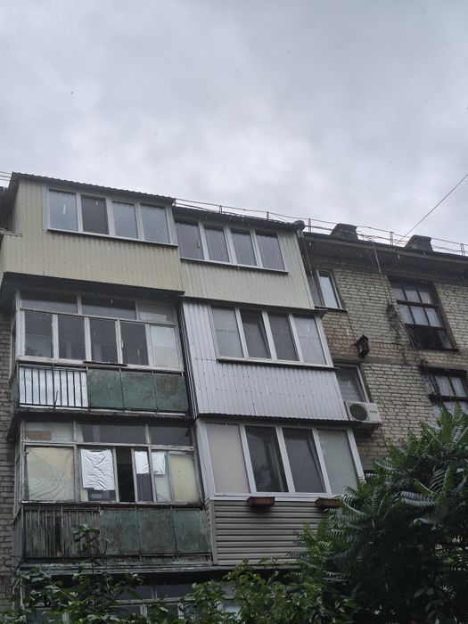 Продам двукімнатну квартиру на Стадіонному проїзді 8/3 44м2 5/5 CW