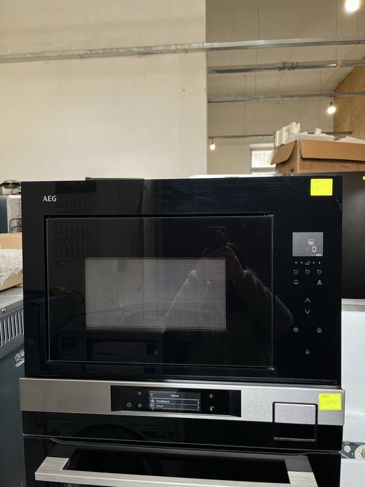 Комплект AEG під забудову духова шафа і мікрохвильова піч