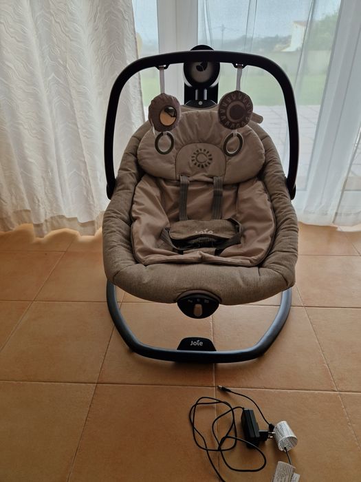 JOIE Serina 2 em 1 - Baloiço e espreguiçadeira