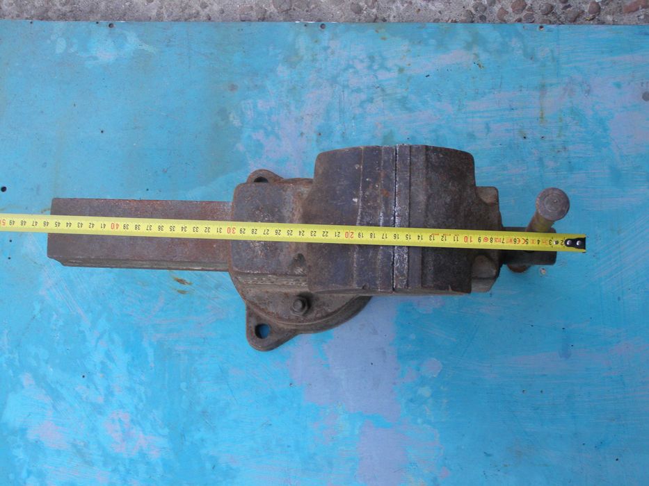 Тиски слесарные поворотные  СССЗ,ширина губок 125 ММ