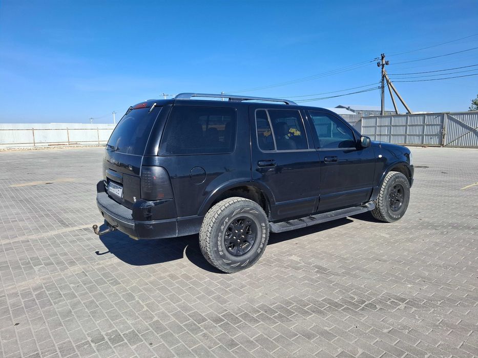 Автомобіль Ford Explorer