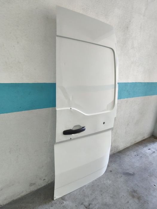 Porta TRASEIRA DIREITA RENAULT MASTER IV 2024–2026 / NISSAN INTERSTAR III / OPEL MOVANO – H2 – 86,5 × 189 CM –