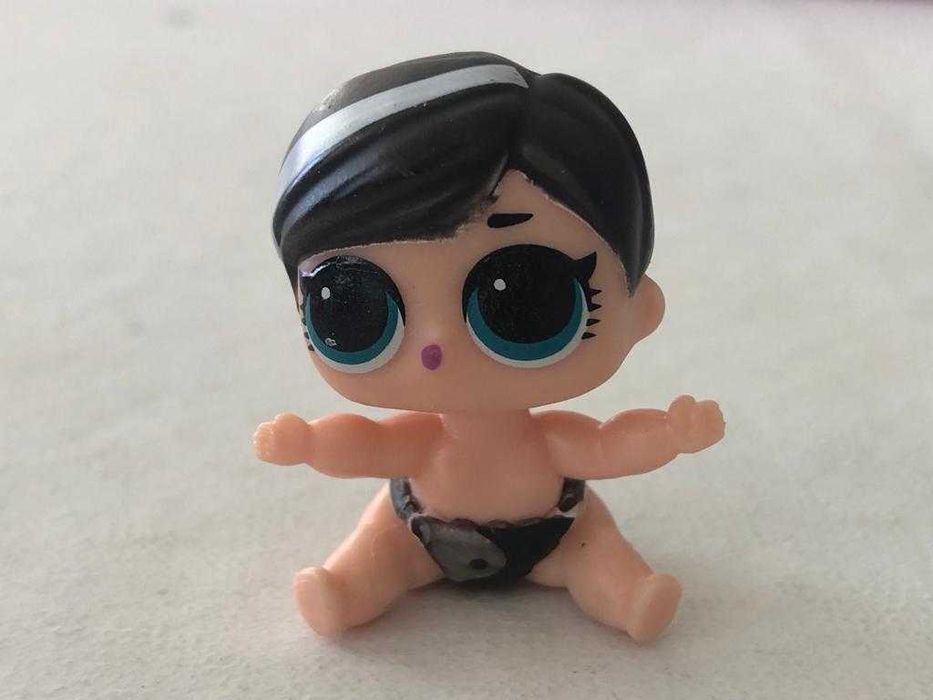 LOL  Lil sister como nova