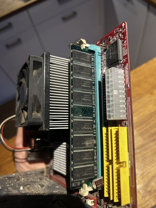 Płya główna, procesor, pamięć - czesci komputerowe