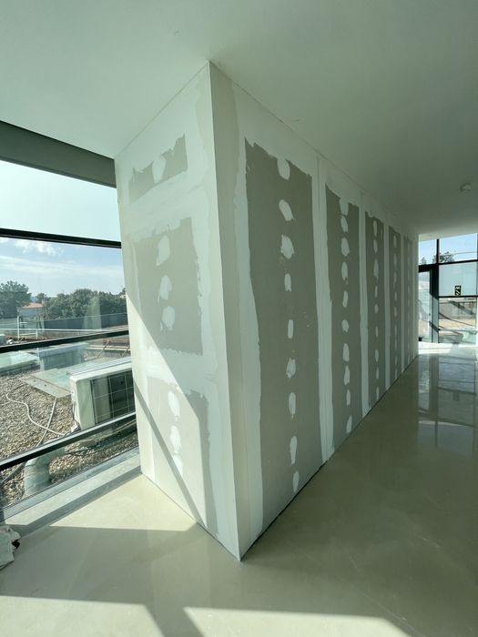 Pladur e Pintura | Acabamentos Interiores | Remodelações |  Flutua