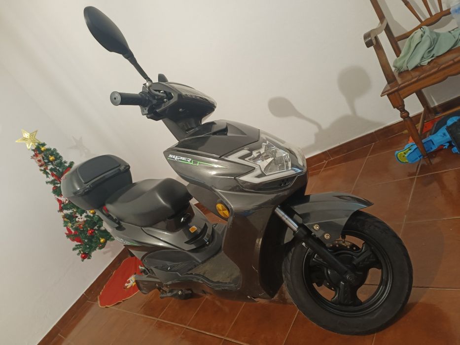 Scooter Elétrica MilG Super – Excelente Estado