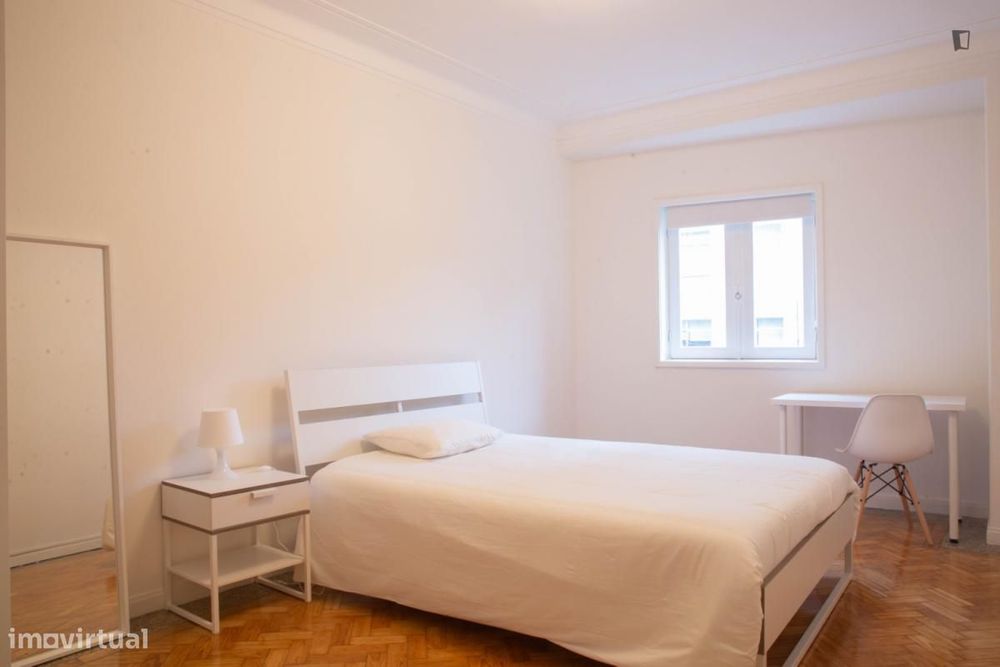 Quarto - localizado em Cedofeita Porto