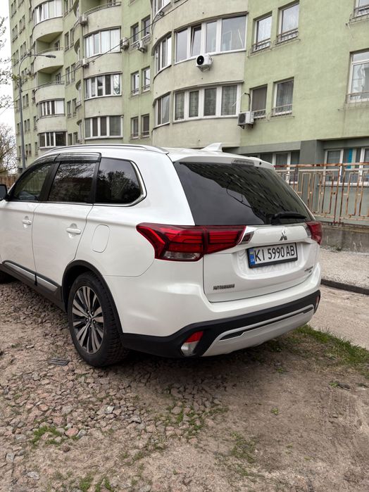Mitsubishi Outlander 2019