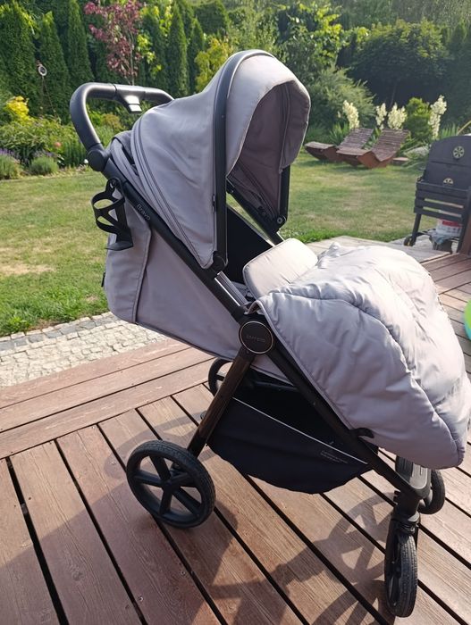 Wózek spacerowy CARRELLO BRAVO dla dziecka do 22 kg DUŻE koła EVA