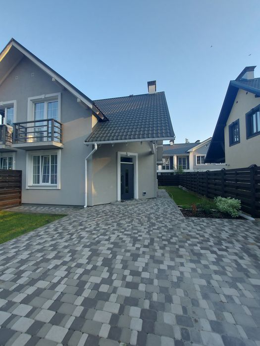 Дуплекс з розкішним новим ремонтом в Лісовій Бучі.