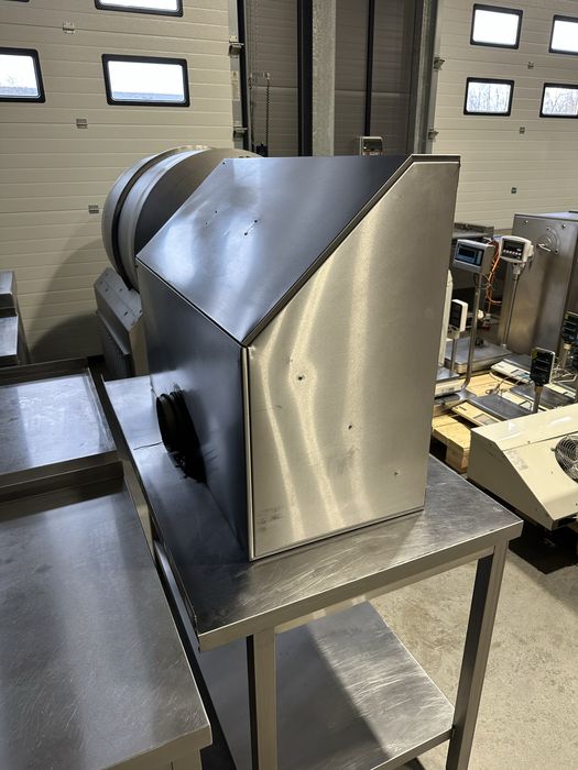 Okap nierdzewny z turbiną Okap gastronomiczny