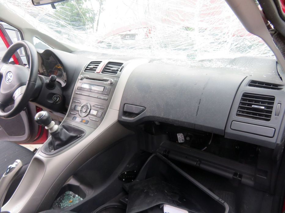 DESKA ROZDZIELCZA AIRBAG KONSOLA AURIS E15 I TOYOTA 2006-2009