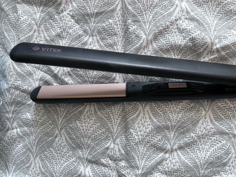 Випрямляч для волосся (щипці для волосся) vitek