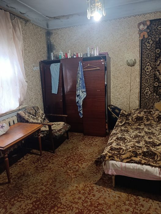 Продаю будинок 6 военна 4 кімнати,