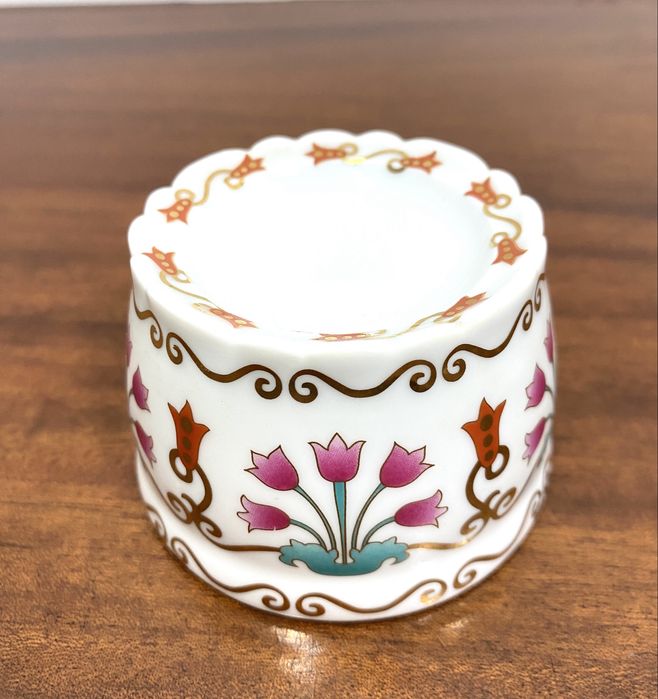 Saleiro de mesa.