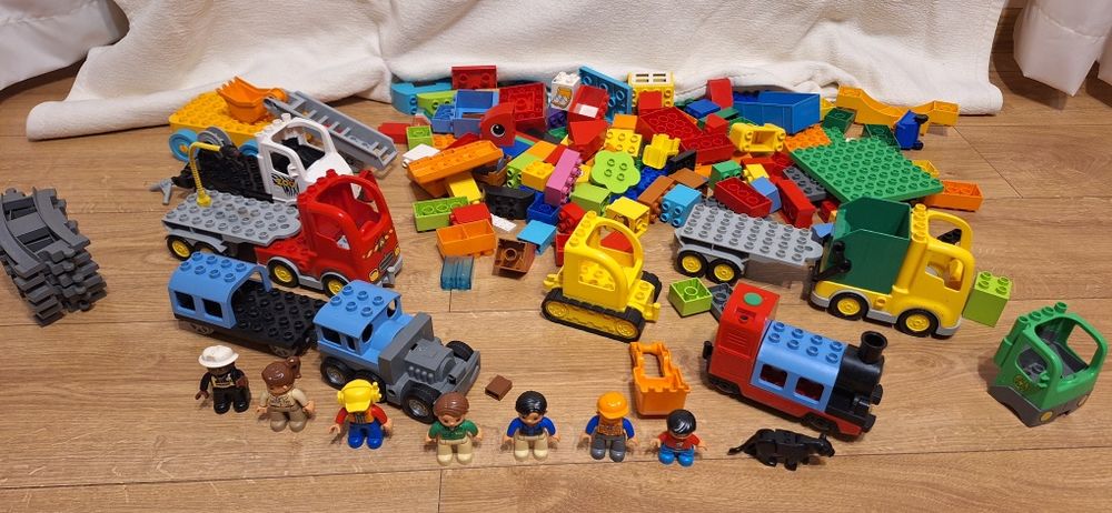 Duży zestaw Lego Duplo, pojazdy, tory,kolejka