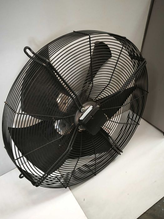 Ventilador/ extrator industrial com motor trifásico