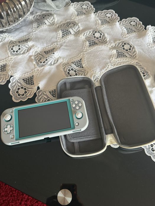 Switch lite com pokemon legends za