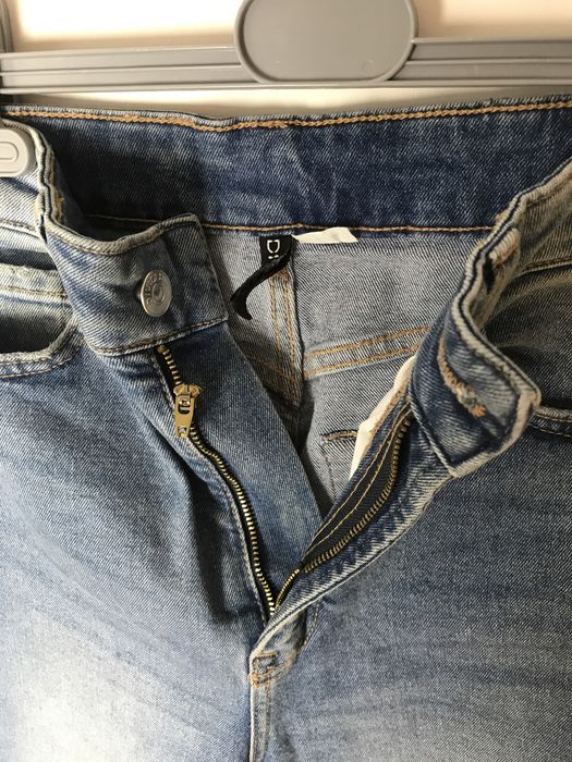 Ciemne niebieskie jeansy mom jeans z wysokim stanem H&M