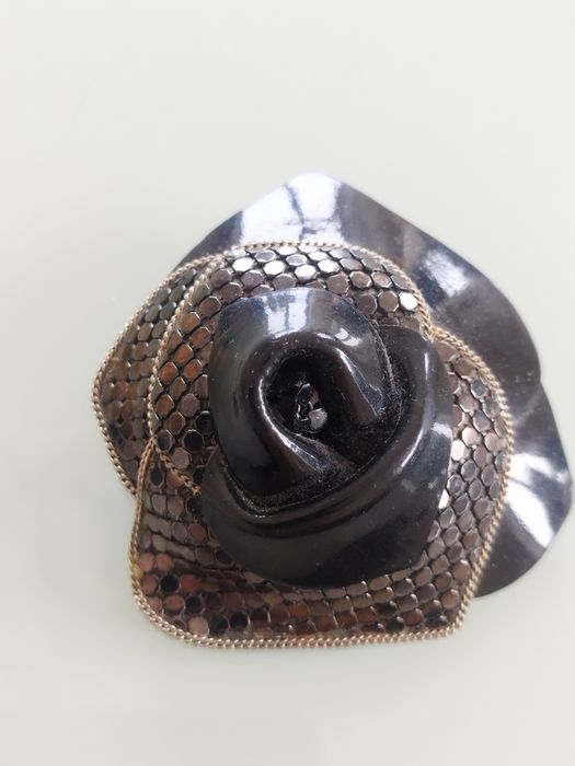 Lindo broche Versace . Estado muito bom.