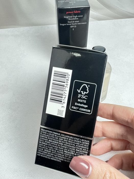 Тональний крем Armani Power Fabric