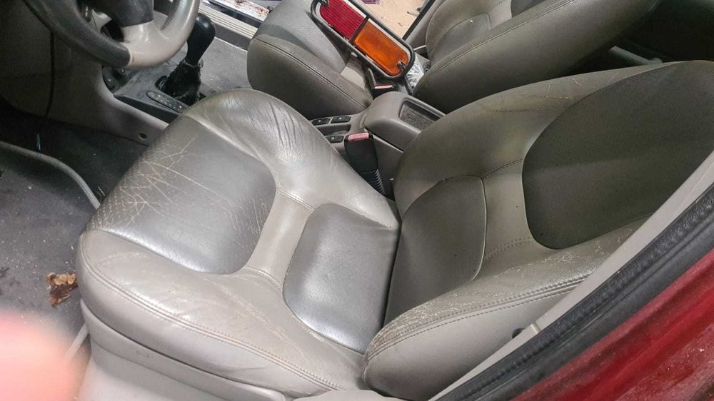 land rover Freelander bancos PELE e forras portas 350€