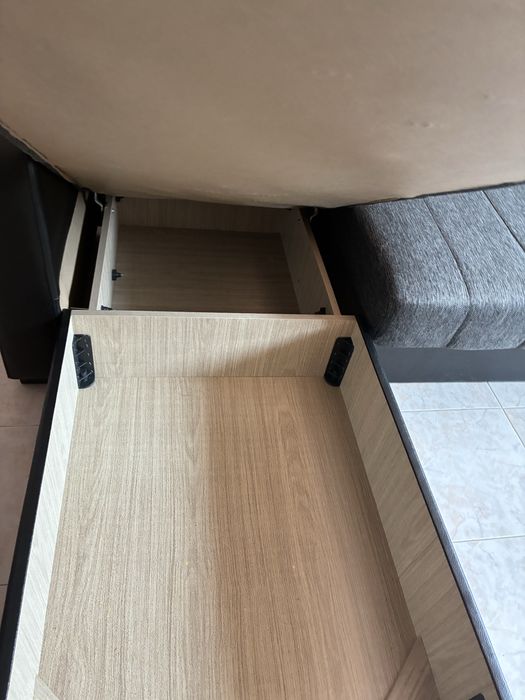 Sofa com chaise longue  e cama
