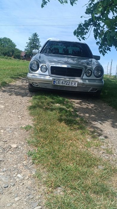 Продам мерседес 210