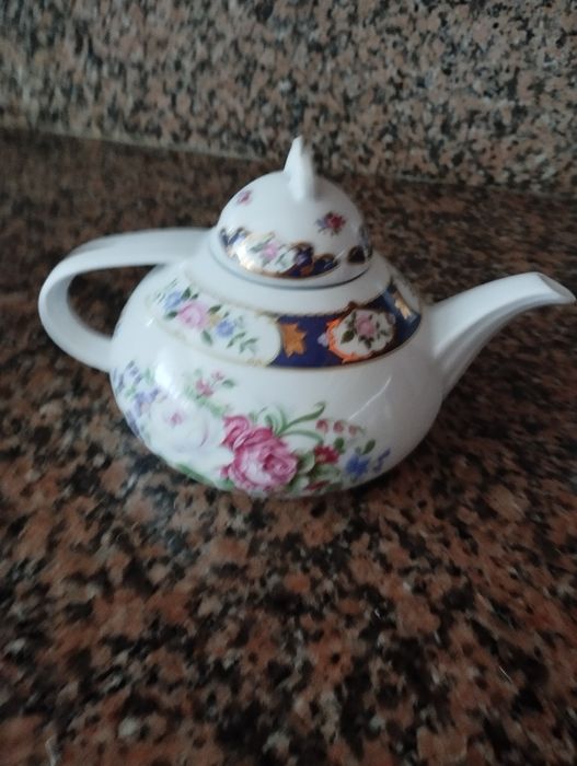 Peça de porcelana