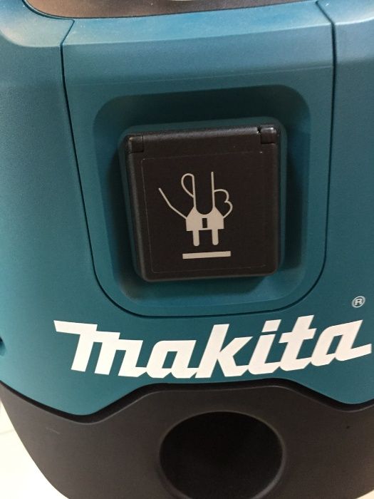 Aspirador 42L 1400W Makita VC4210LX