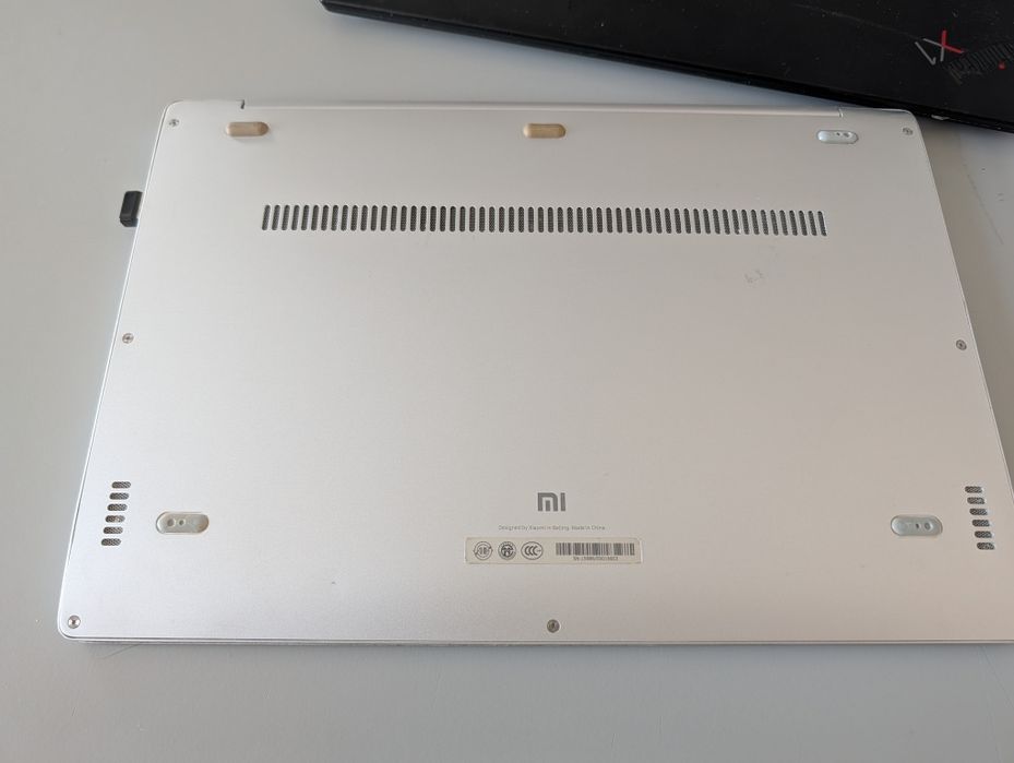 Xiaomi Laptop Air (Timi TM1604) 13'3 i5-7500u 8GB 256GB