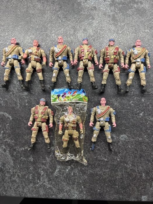 Солдатики іграшкові