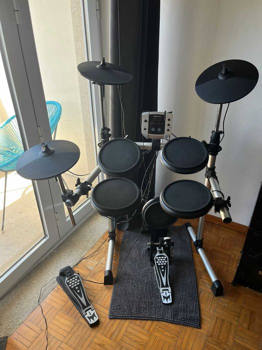 Bateriia electrica E-Drum em estado nova