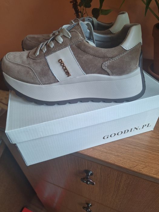 Obuwie damskie sportowe