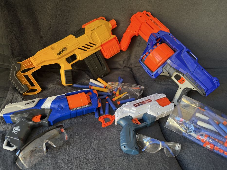 БЛАСТЕРИ NERF ELITE  комплект кулемет, автомат, пістолет , міні пістолет , окуляри , набої