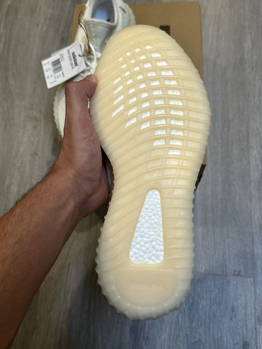Yeezy Boost 350 V2 Onyx White