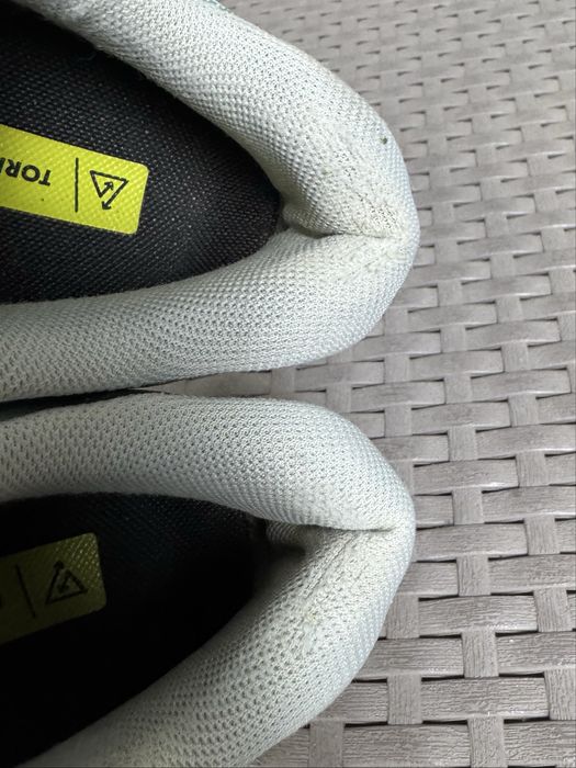 Hoka Torrent 3 кроссовки 42 размер беговые серые
