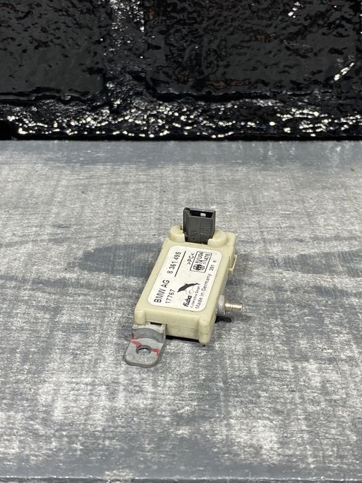 Підсилювач ТВ БМВ Е39 Е46 8361495