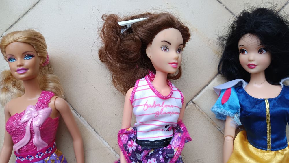 10 bonecas Barbie