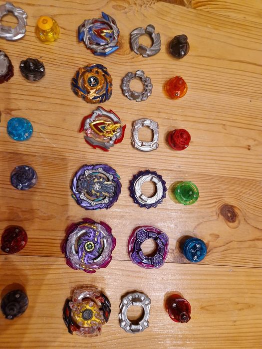 Продам бейблейды різні